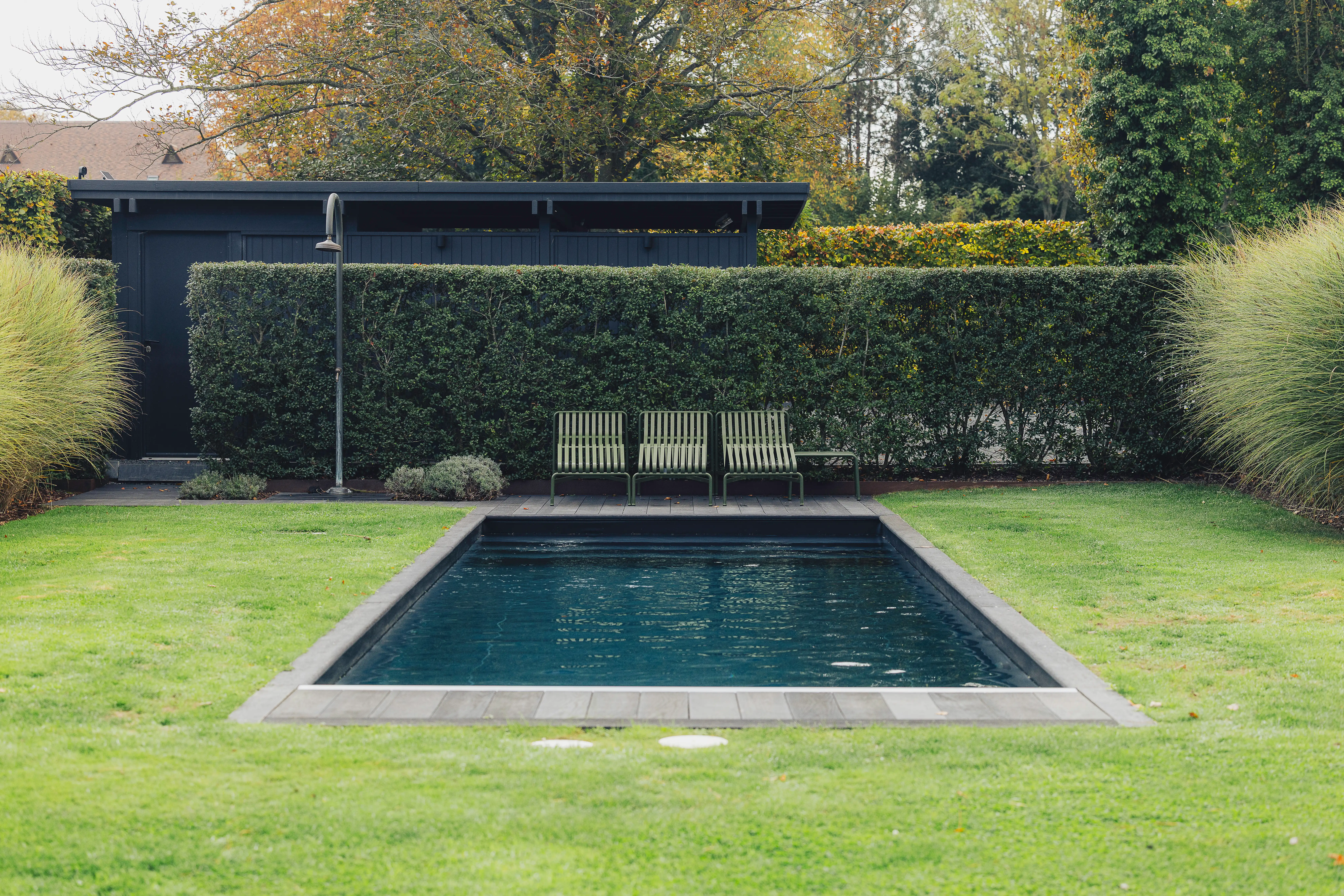 Villa-adele-extérieur-piscine-et-douche
