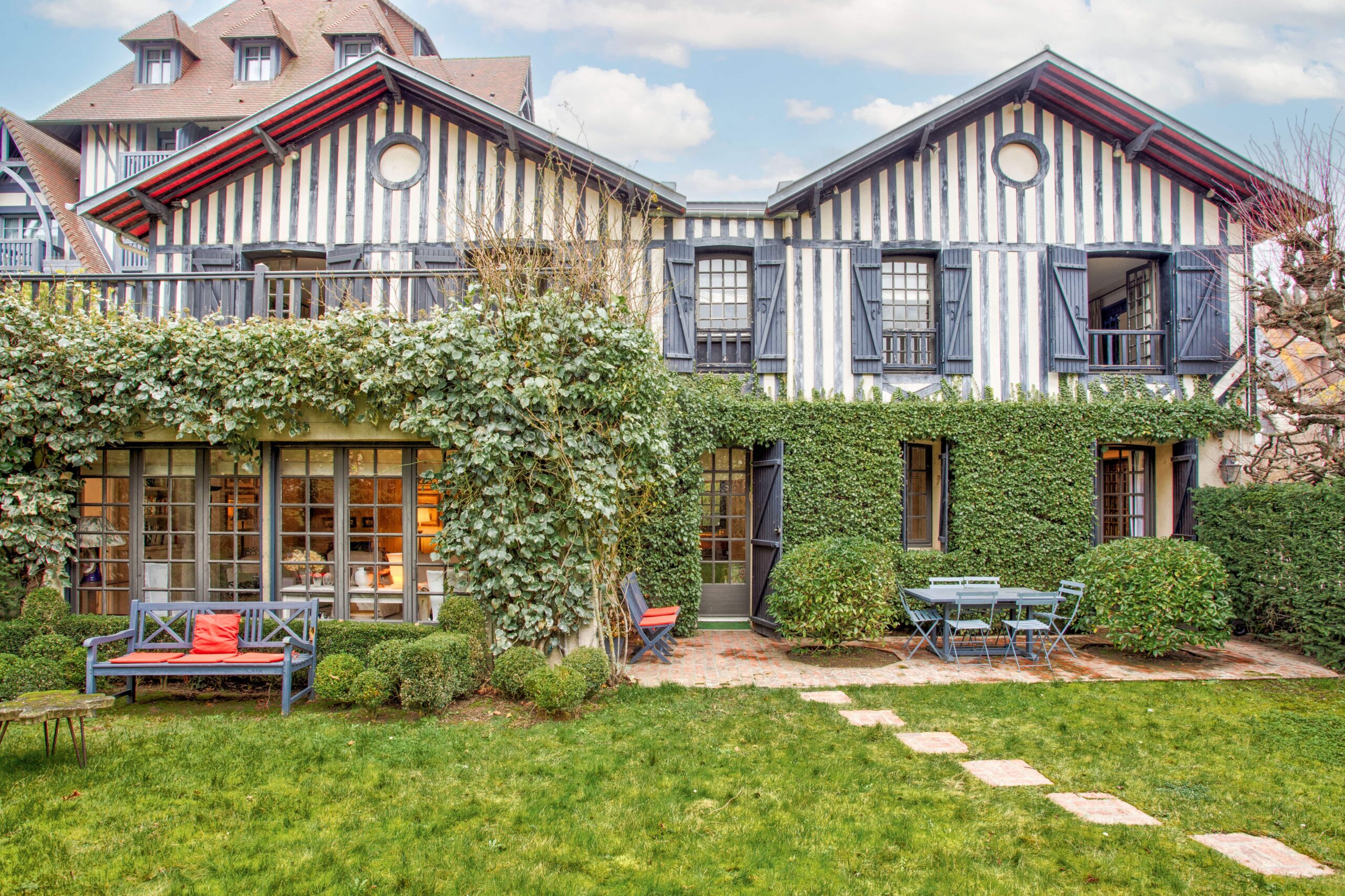 VILLA L&rsquo;OASIS –  Deauville
