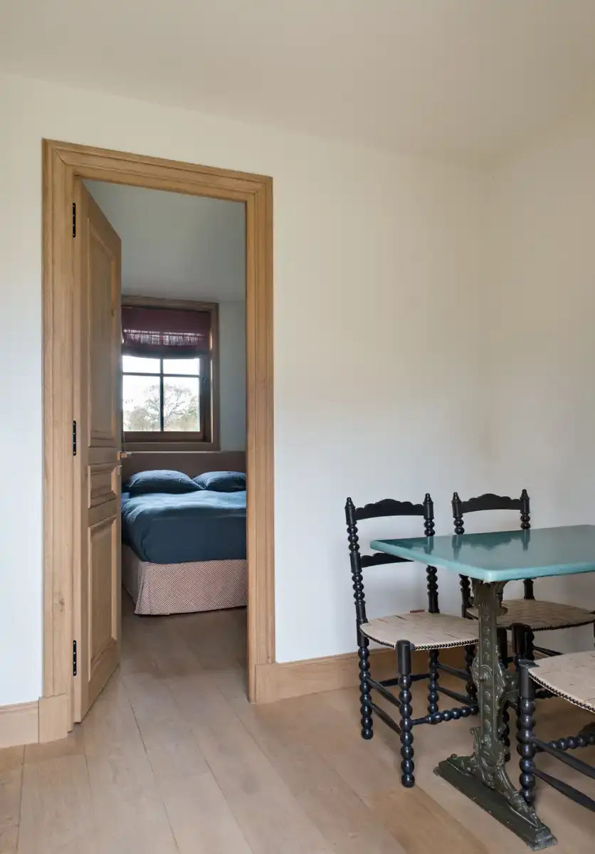 Chambre 2 étage Espace de vie privatif avec accès suite dans une demeure normande haut de gamme gérée par conciergerie de luxe près de Deauville