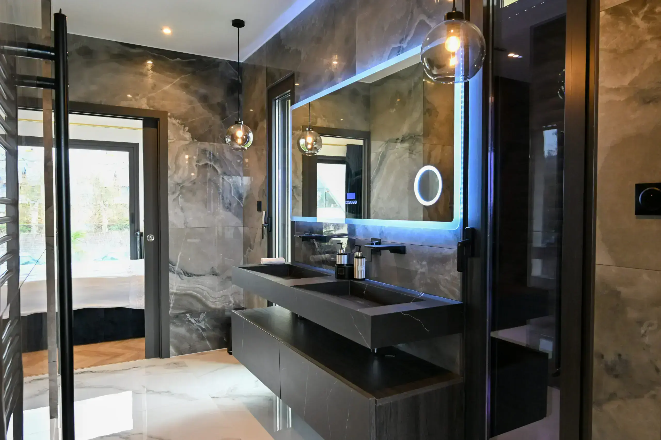 Design intérieur raffiné d'une propriété de luxe en gestion locative à Deauville.